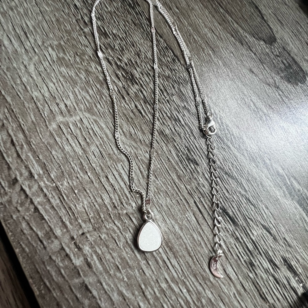 Luna Norte Druzy Quartz Elegant Silver over brass Teardrop Pendant Necklace - Picture 6 of 14